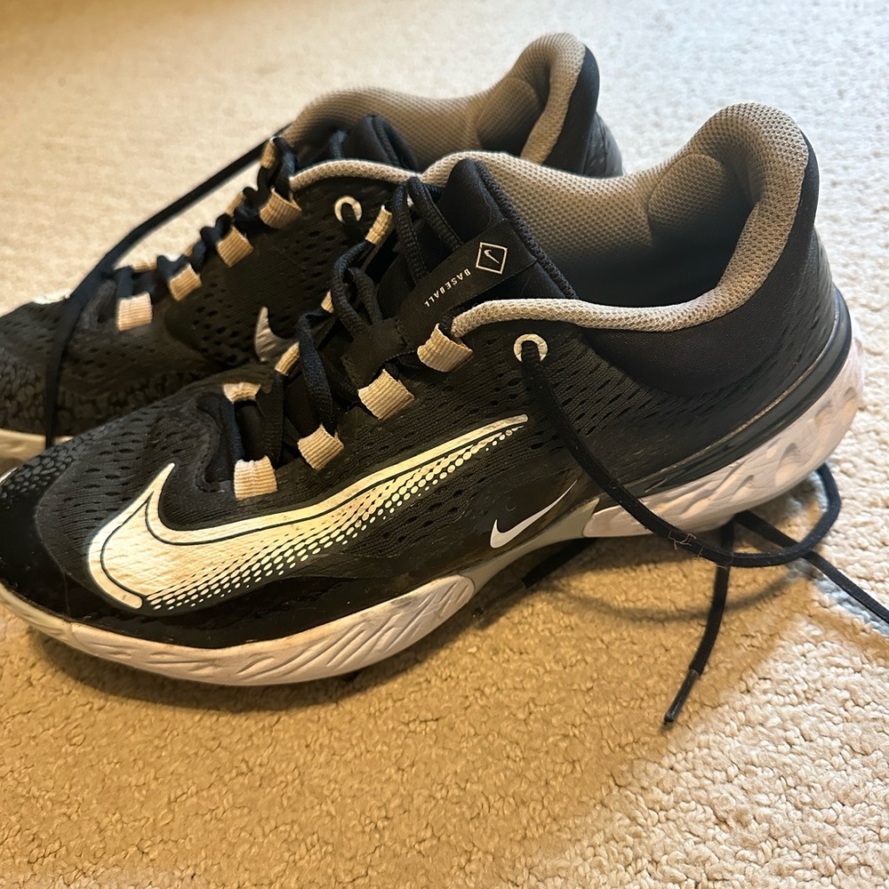 Men’s Nike react baseball cleats size 10